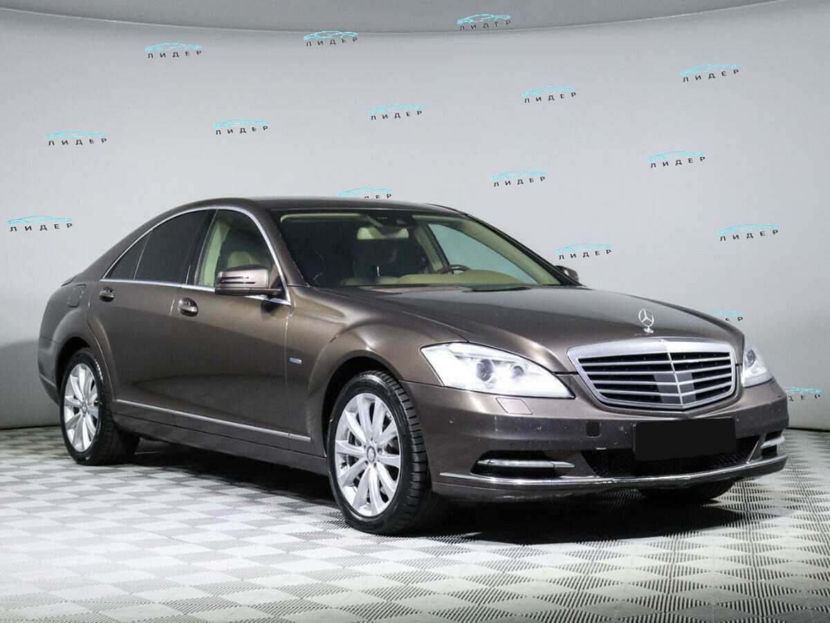 Б/У Мерседес-Бенц С-Класс 2011 года. Фото: #2