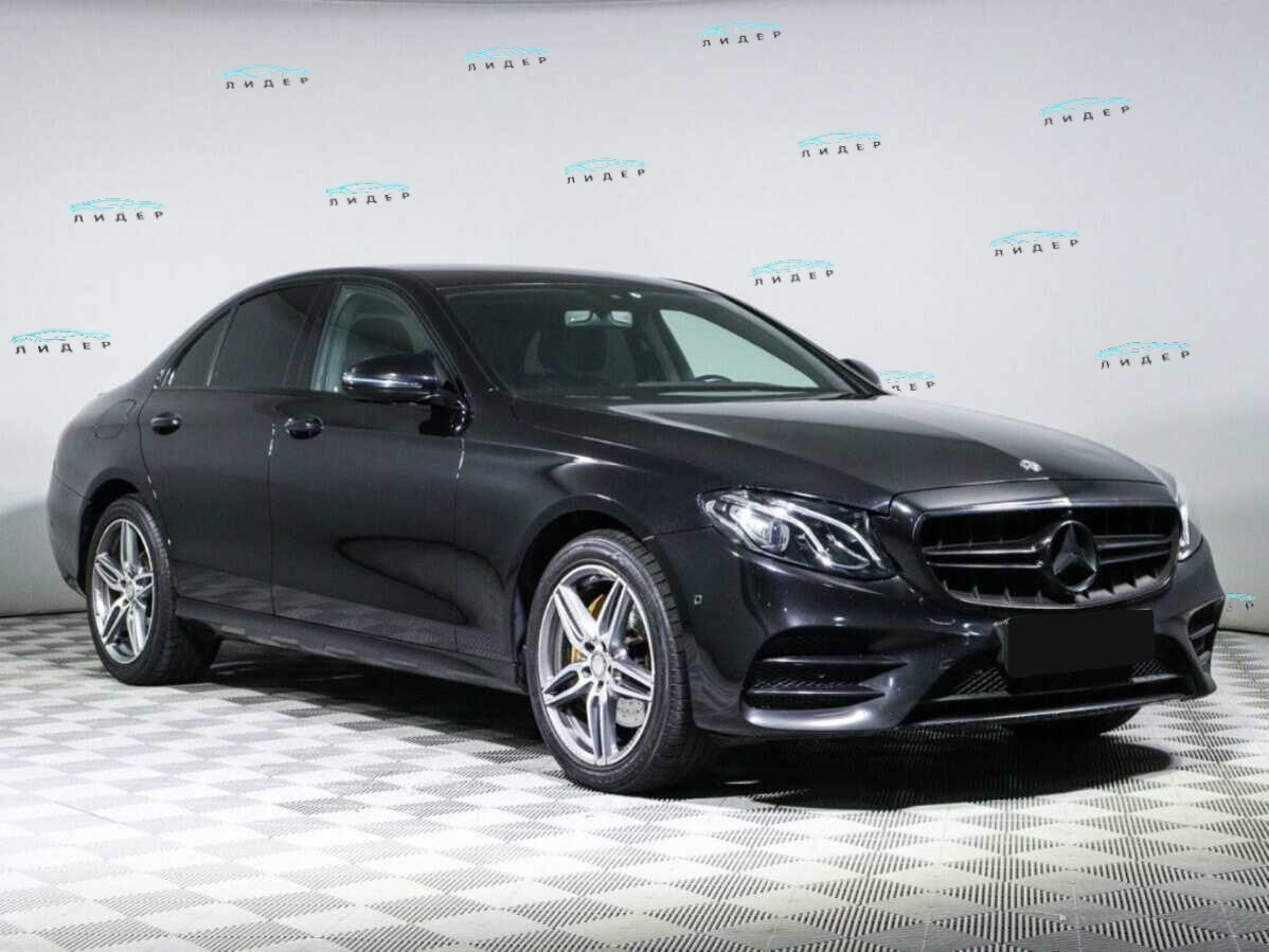 Б/У Мерседес-Бенц Е-Класс 2019 года. Фото: #2