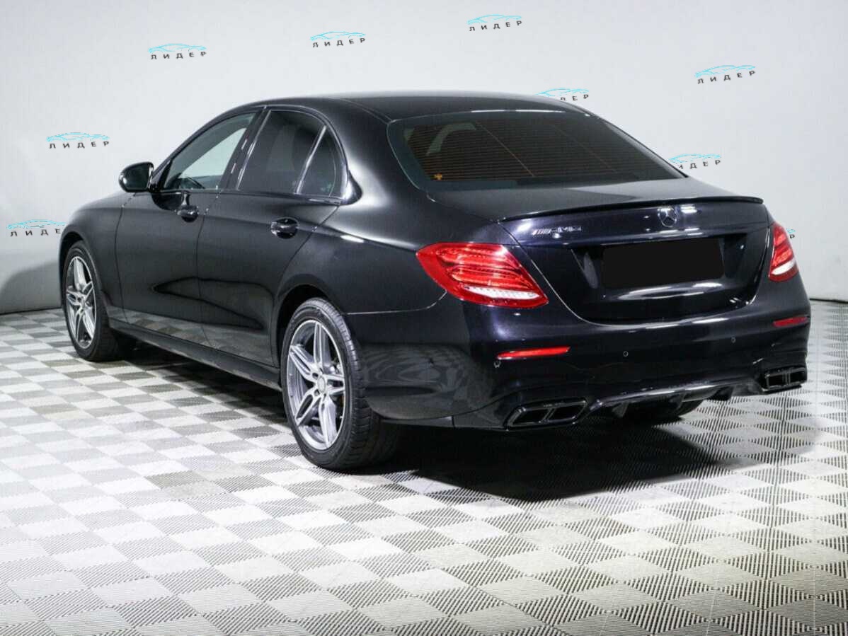 Б/У Мерседес-Бенц Е-Класс 2019 года. Фото: #6