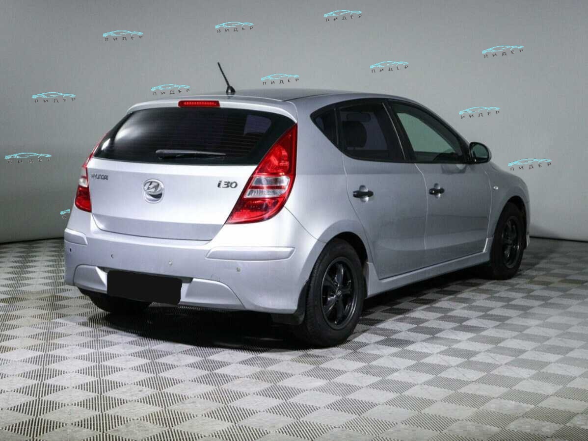 Б/У Хендай ай30 2010 года. Фото: #3