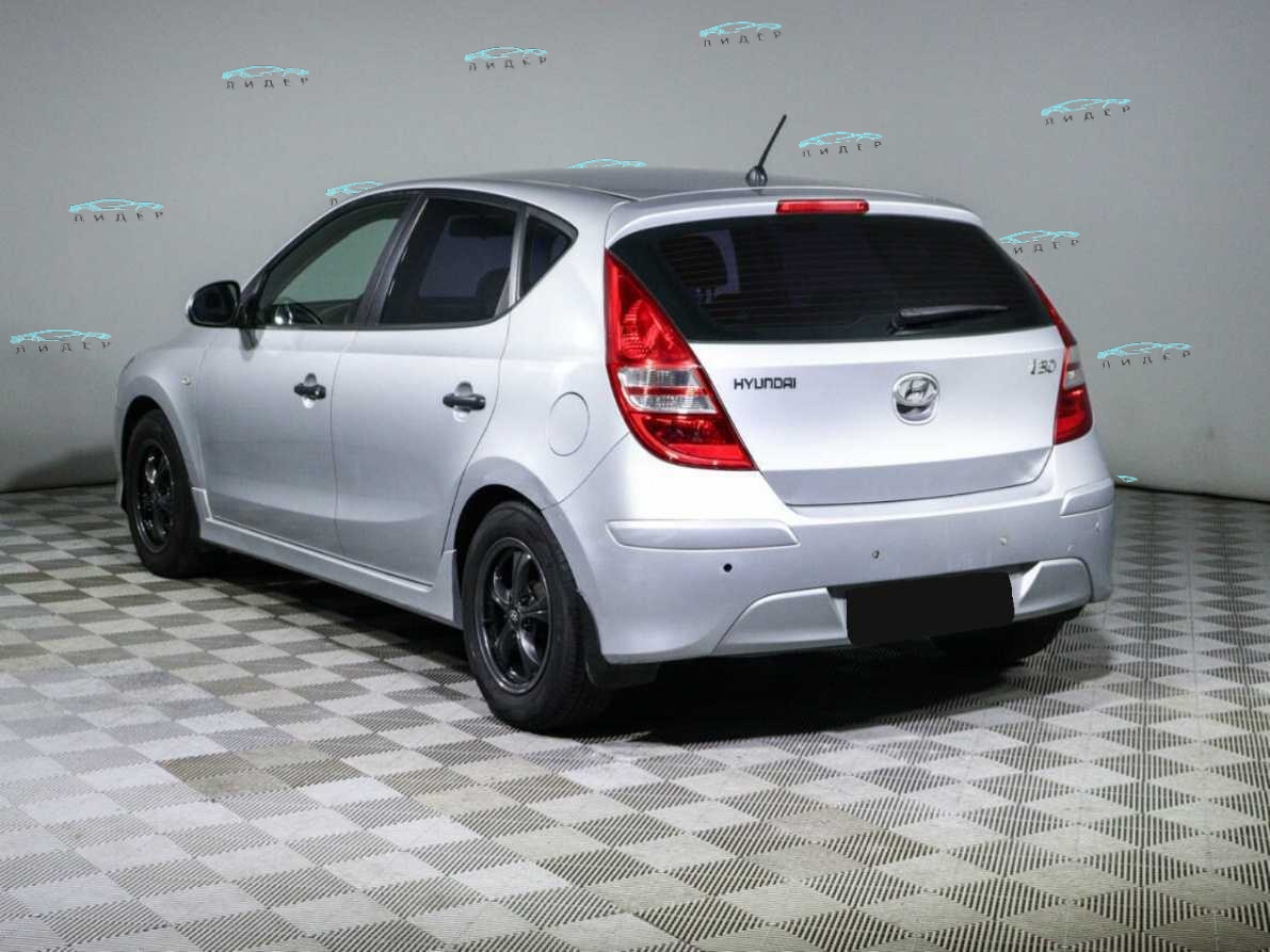Б/У Хендай ай30 2010 года. Фото: #5