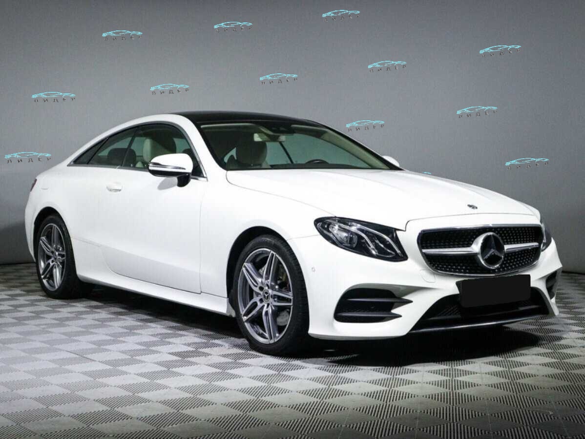 Б/У Мерседес-Бенц Е-Класс 2018 года. Фото: #2