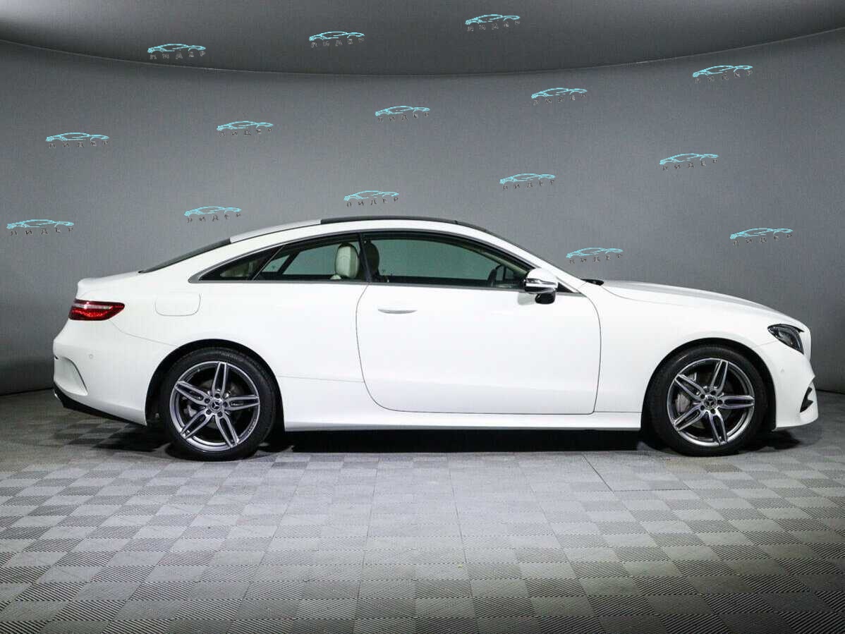 Б/У Мерседес-Бенц Е-Класс 2018 года. Фото: #3