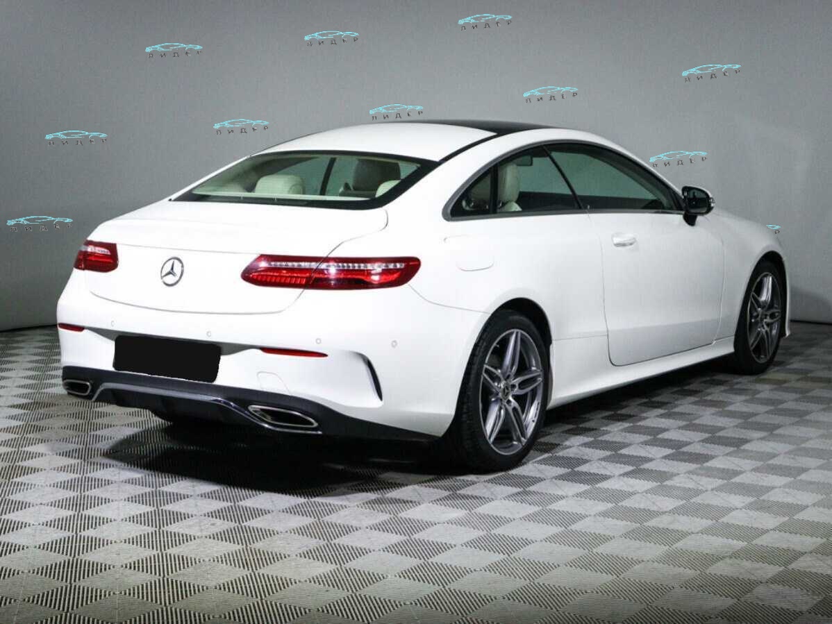 Б/У Мерседес-Бенц Е-Класс 2018 года. Фото: #4