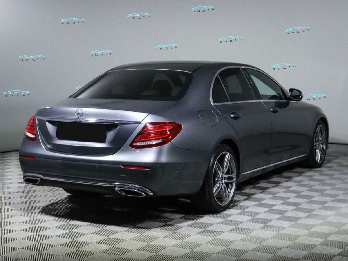 Б/У Мерседес-Бенц Е-Класс 2018 года. Фото: #3