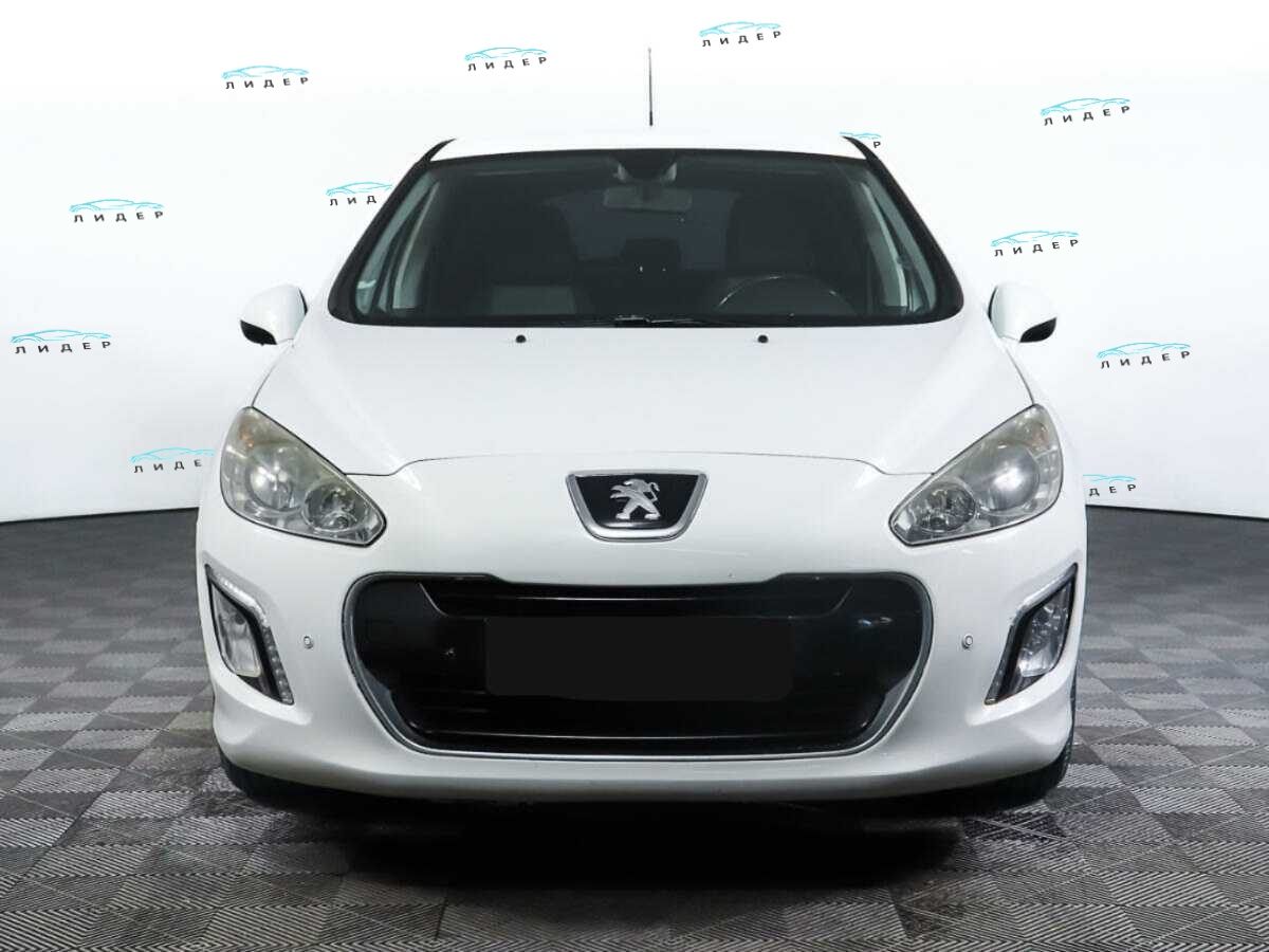 Б/У Пежо 308 2011 года. Фото: #1