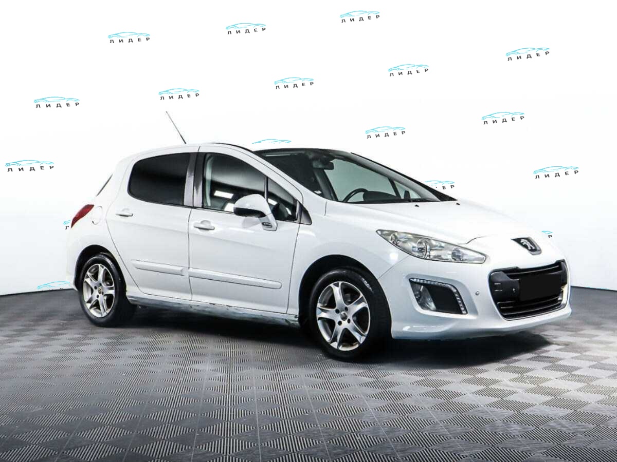 Б/У Пежо 308 2011 года. Фото: #2