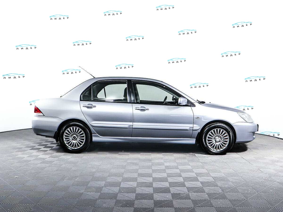 Б/У Митсубиши Лансер 2005 года. Фото: #3