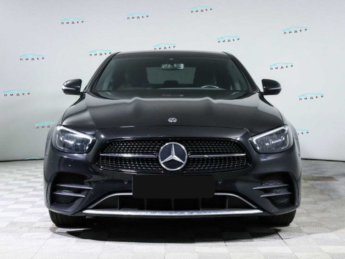 Б/У Мерседес-Бенц Е-Класс 2020 года. Фото: #1