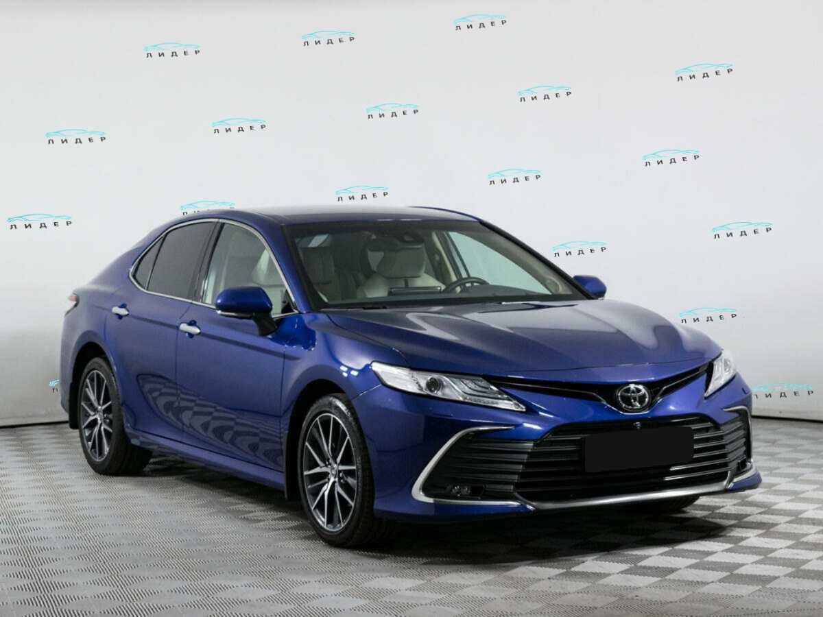 Б/У Тойота Камри 2021 года. Фото: #2