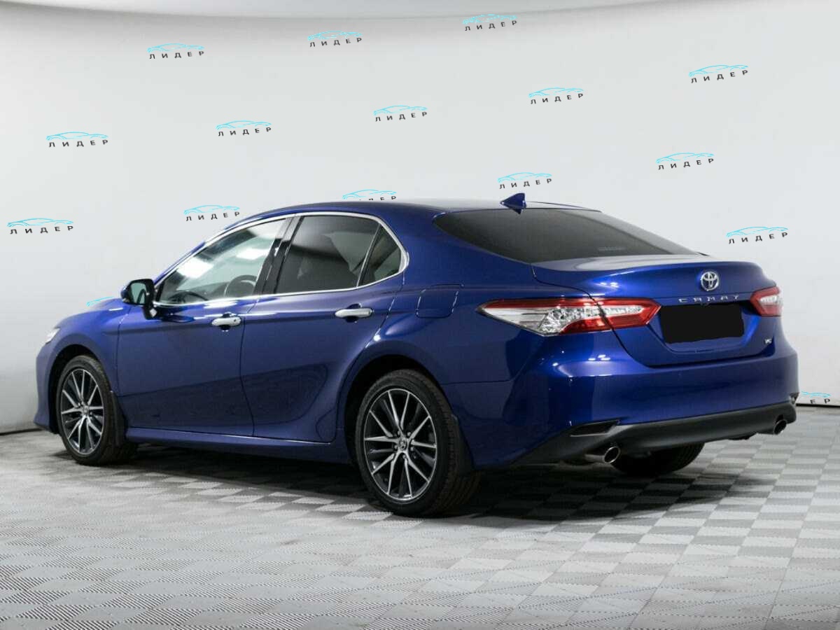 Б/У Тойота Камри 2021 года. Фото: #4