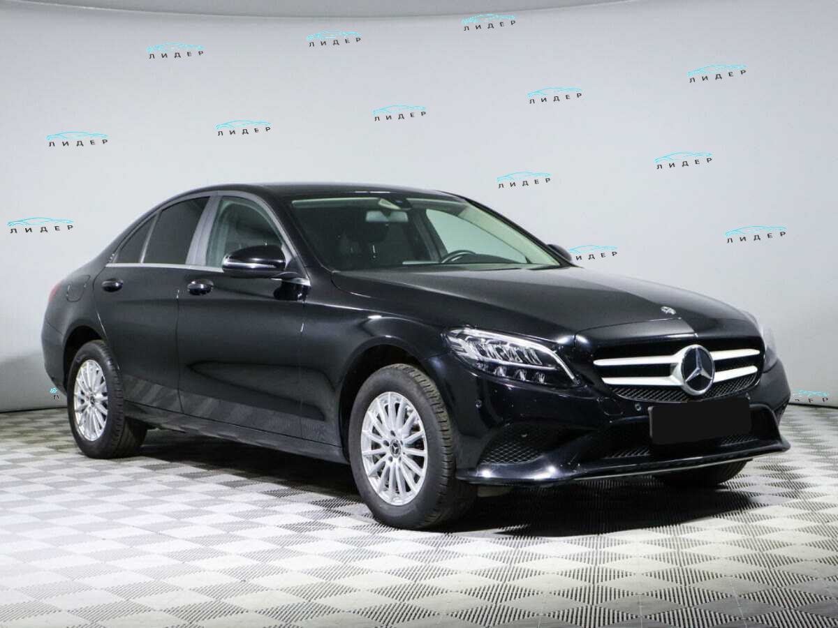 Б/У Мерседес-Бенц Ц-Класс 2018 года. Фото: #2