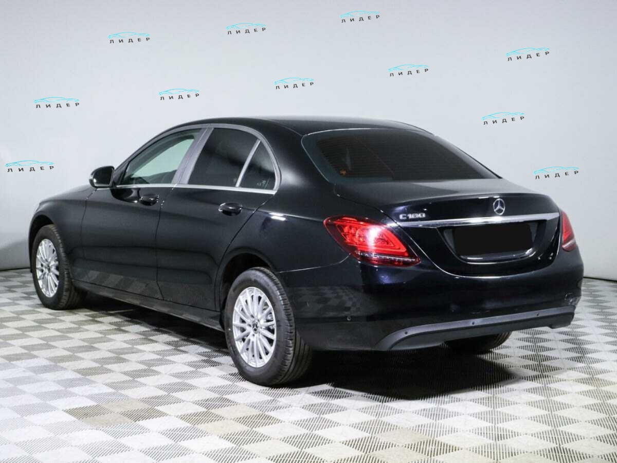 Б/У Мерседес-Бенц Ц-Класс 2018 года. Фото: #4
