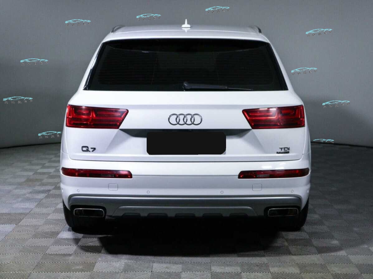 Б/У Ауди К7 2017 года. Фото: #3