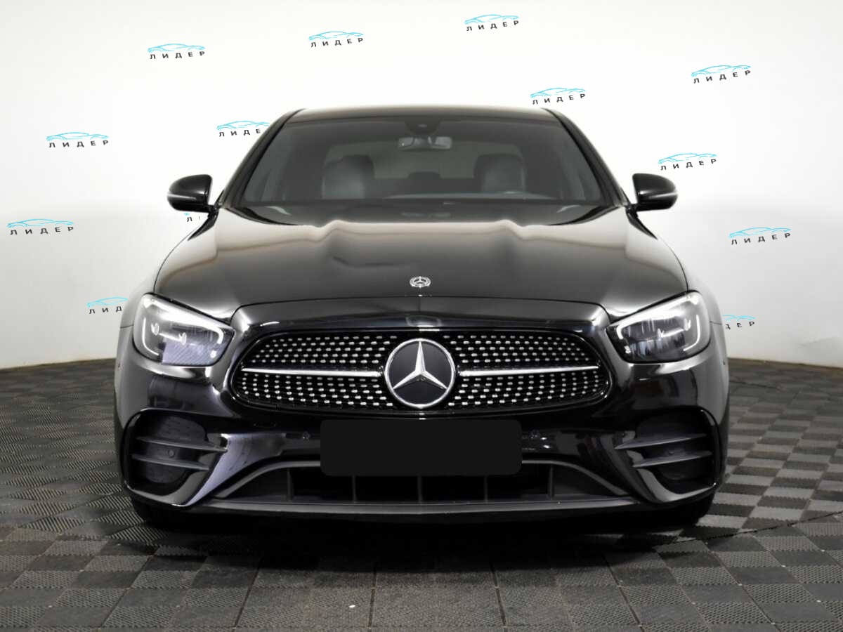 Б/У Мерседес-Бенц Е-Класс 2020 года. Фото: #1