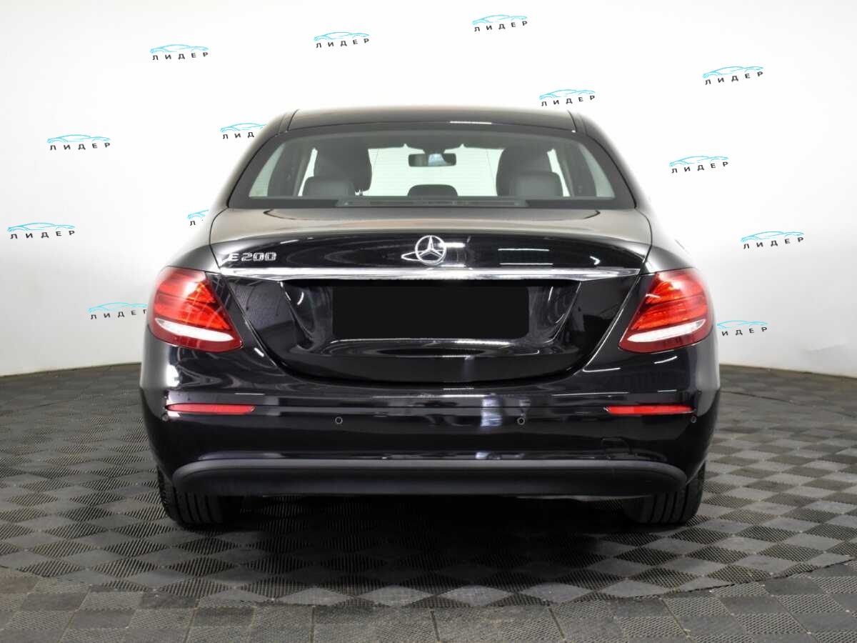 Б/У Мерседес-Бенц Е-Класс 2016 года. Фото: #4