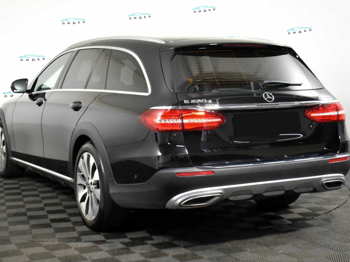 Б/У Мерседес-Бенц Е-Класс 2017 года. Фото: #5