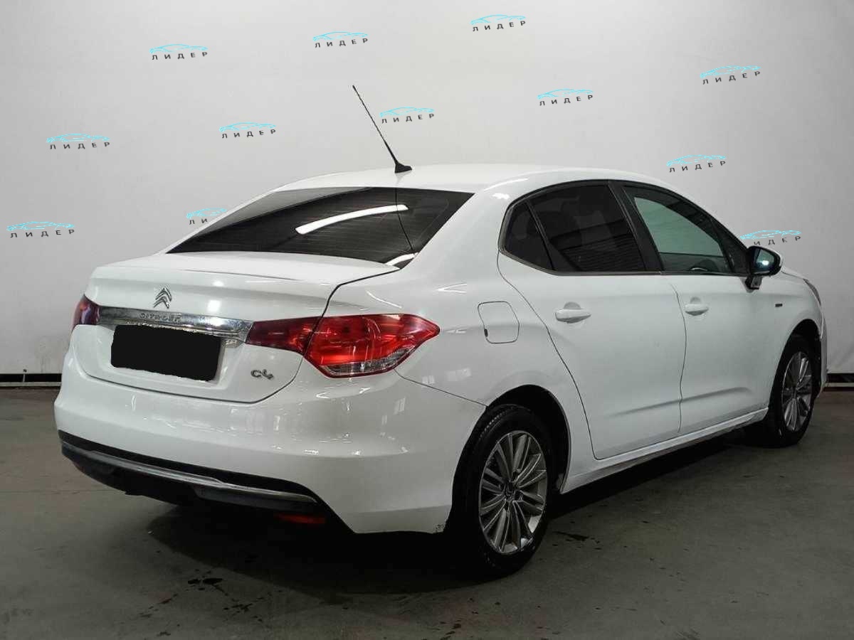 Б/У Ситроен Ц4 2015 года. Фото: #4