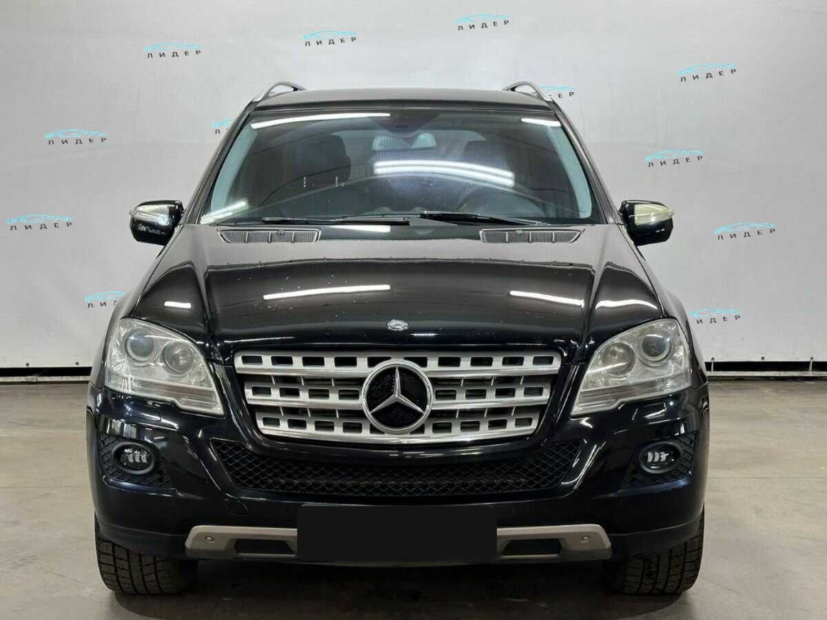 Б/У Мерседес-Бенц М-Класс 2009 года. Фото: #1