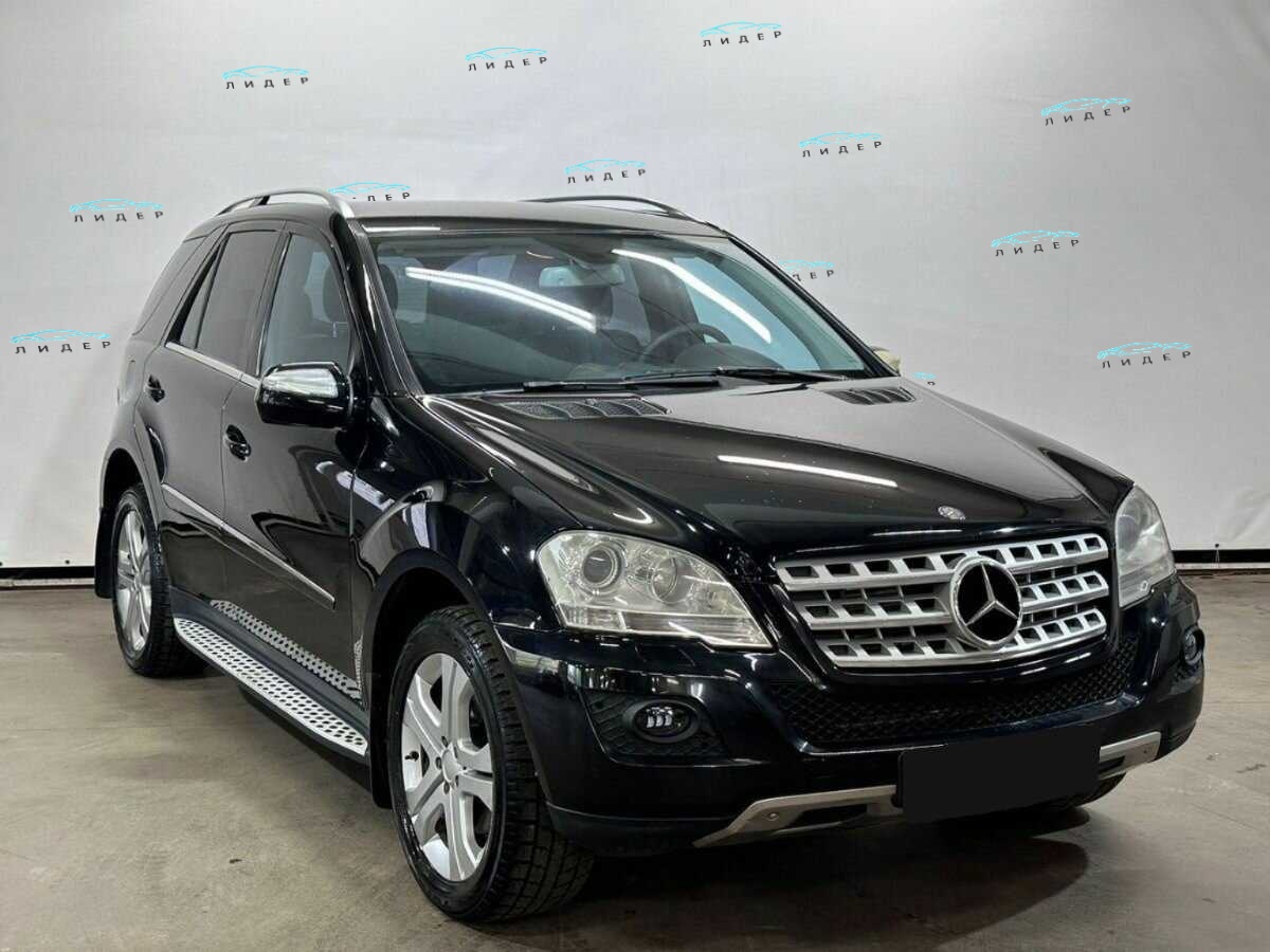 Б/У Мерседес-Бенц М-Класс 2009 года. Фото: #2