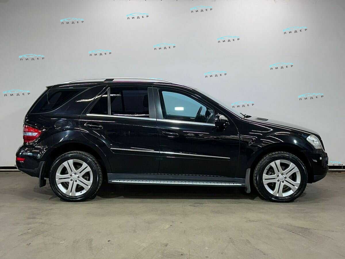 Б/У Мерседес-Бенц М-Класс 2009 года. Фото: #3