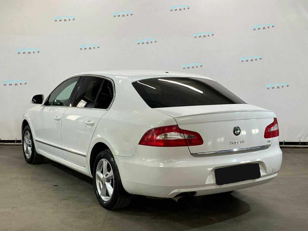 Б/У Шкода Суперб 2011 года. Фото: #6