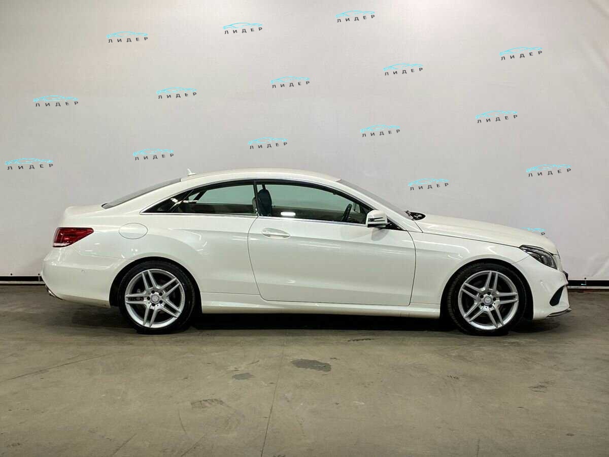 Б/У Мерседес-Бенц Е-Класс 2013 года. Фото: #4