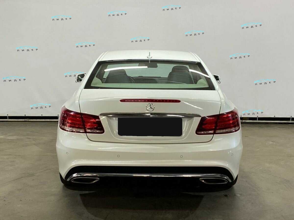 Б/У Мерседес-Бенц Е-Класс 2013 года. Фото: #6