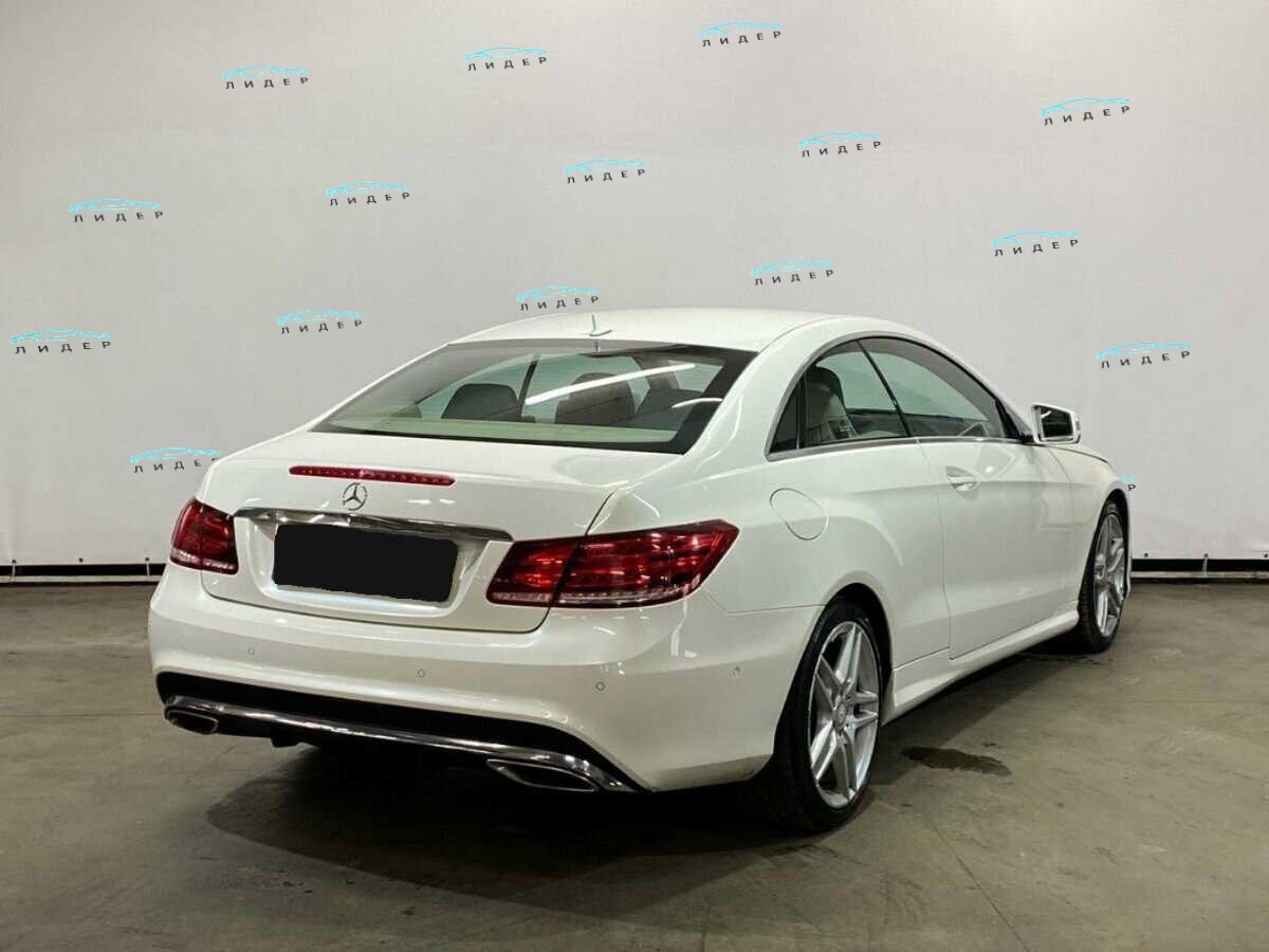 Б/У Мерседес-Бенц Е-Класс 2013 года. Фото: #7