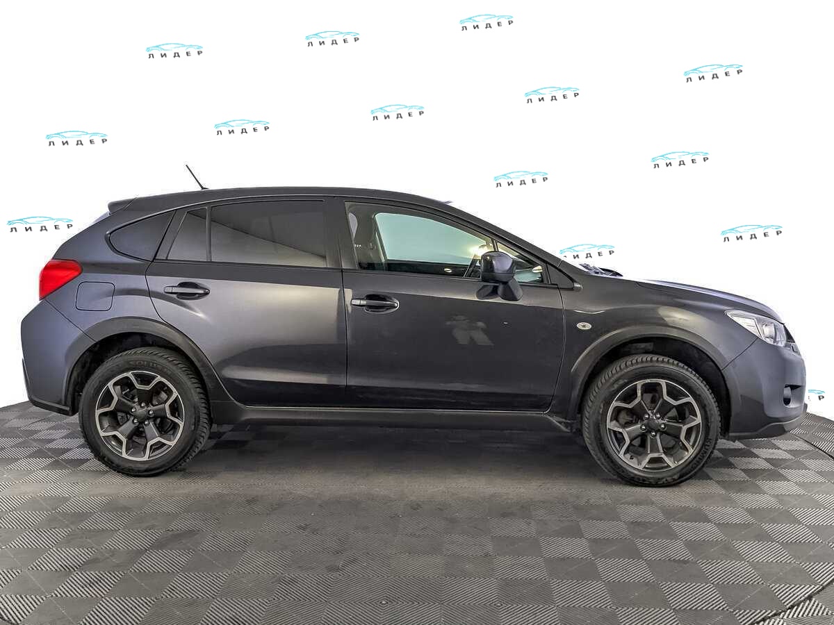 Б/У Субару ИксВи 2012 года. Фото: #3