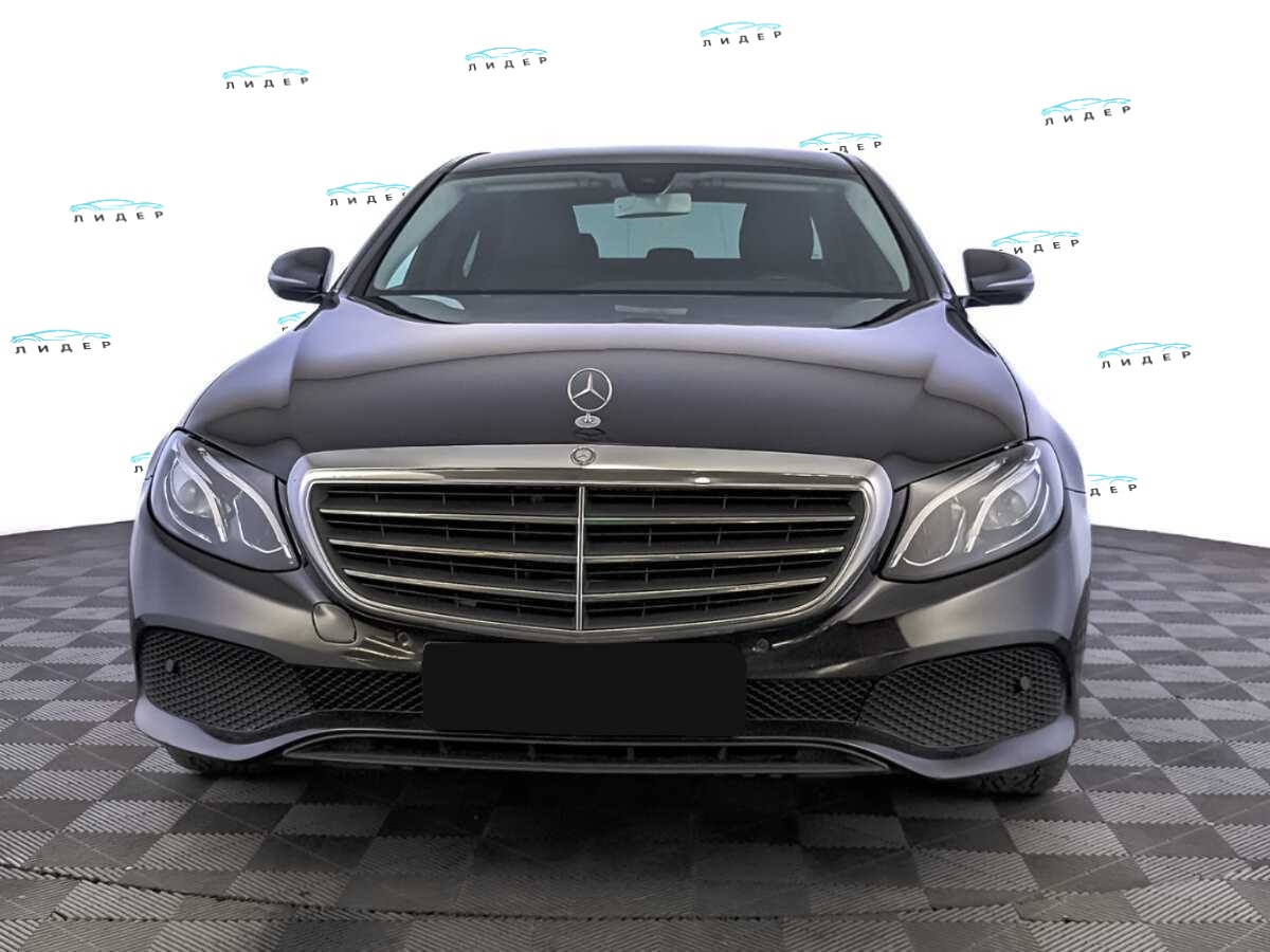 Б/У Мерседес-Бенц Е-Класс 2019 года. Фото: #1