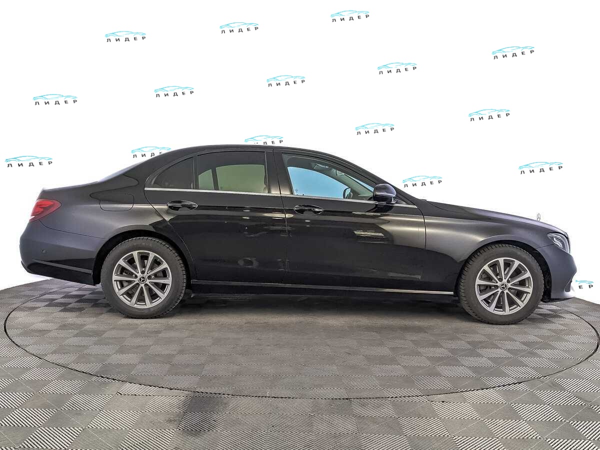 Б/У Мерседес-Бенц Е-Класс 2019 года. Фото: #3