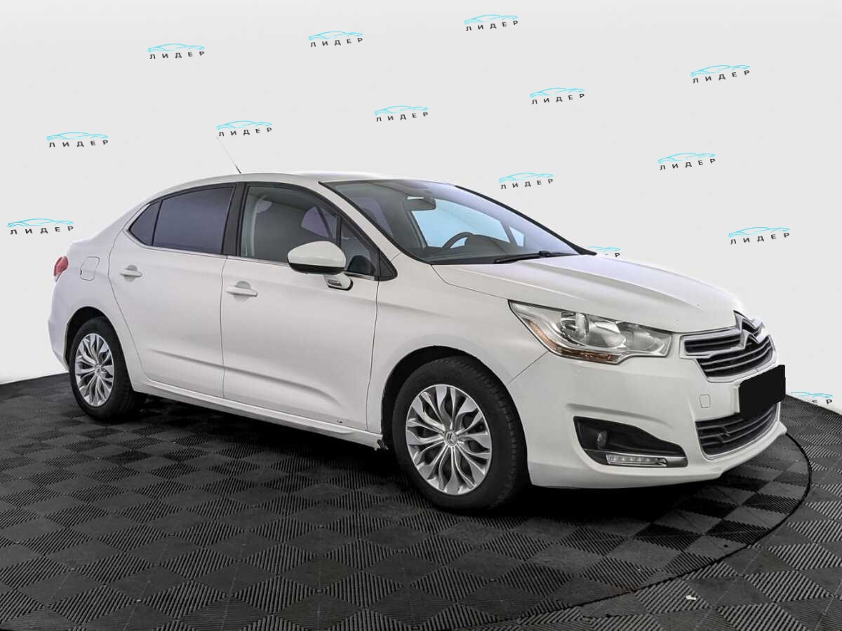 Б/У Ситроен Ц4 2014 года. Фото: #2