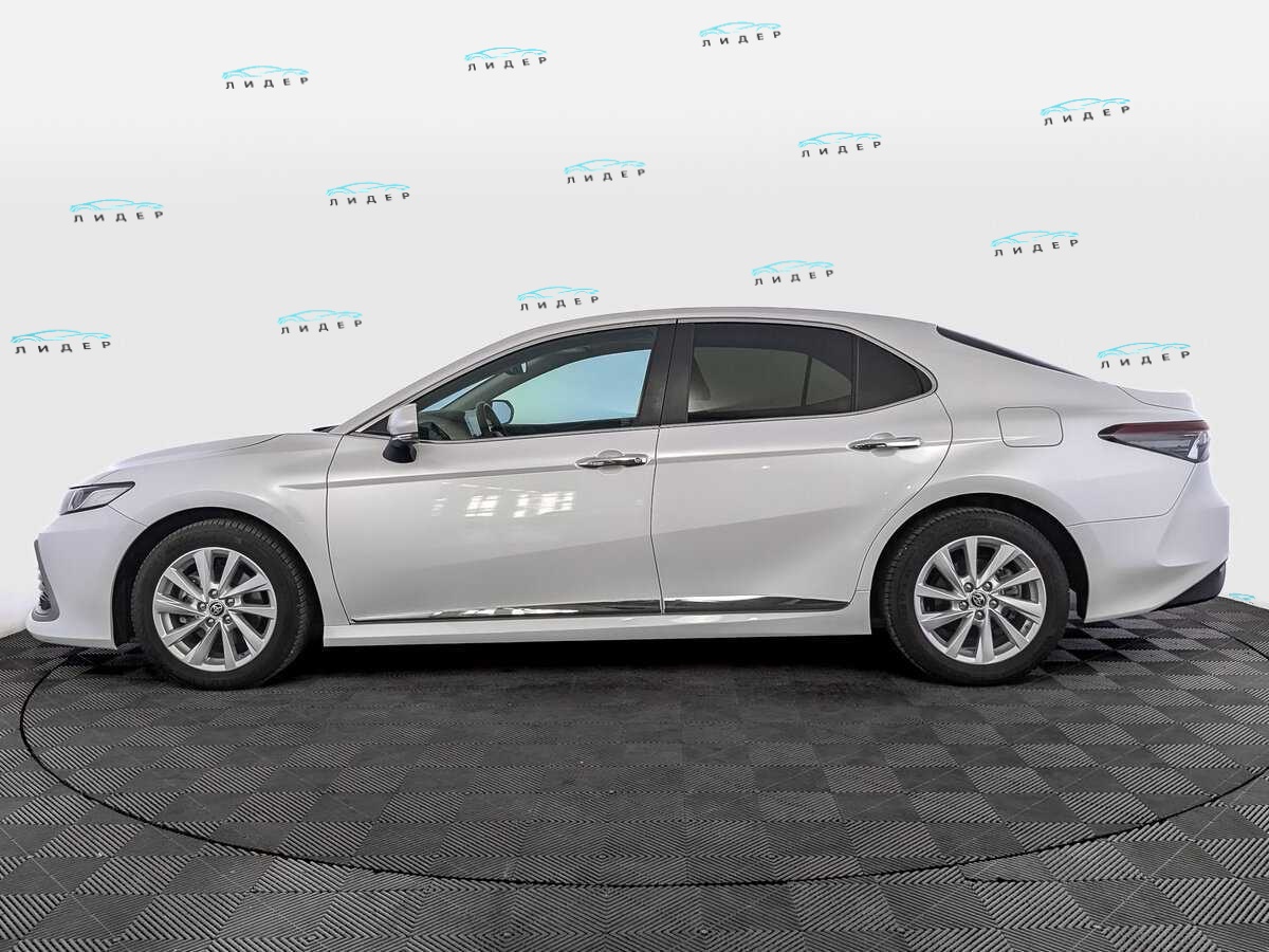 Б/У Тойота Камри 2022 года. Фото: #7