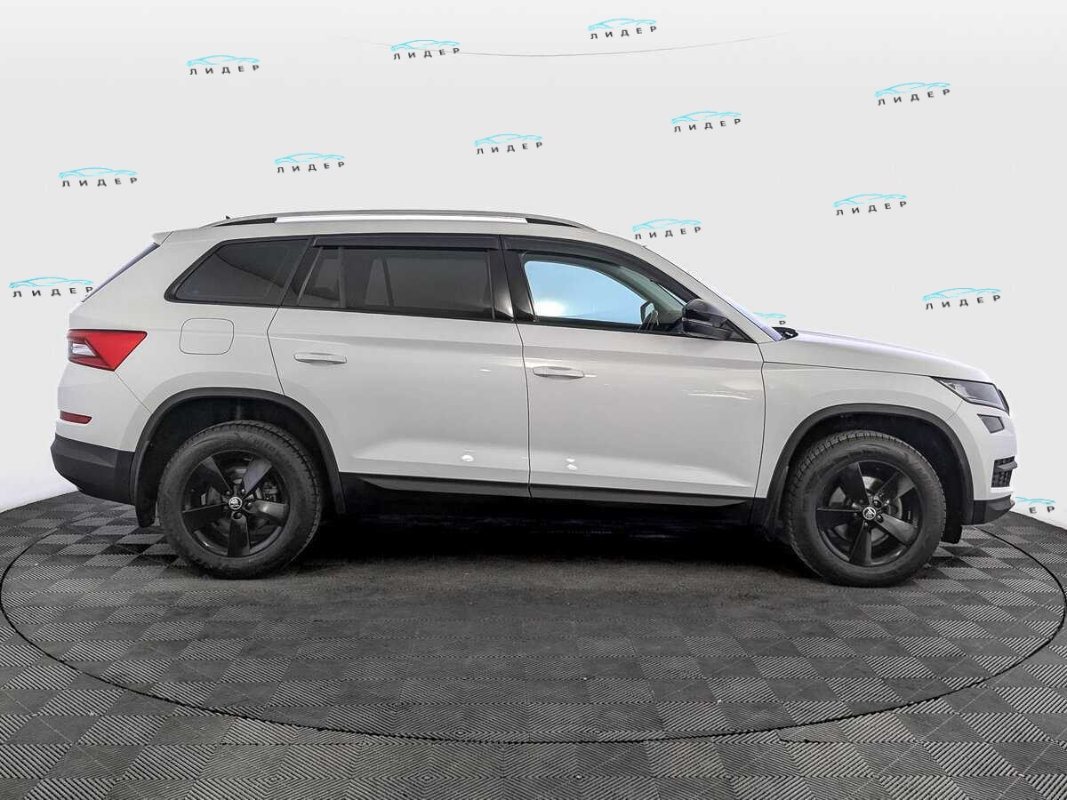 Б/У Шкода Кодиак 2020 года. Фото: #3