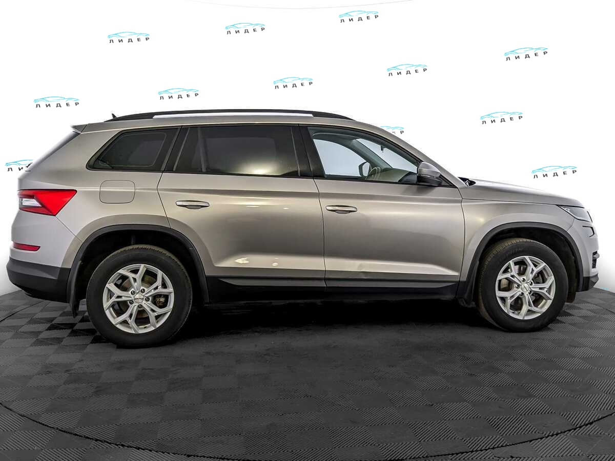 Б/У Шкода Кодиак 2021 года. Фото: #3