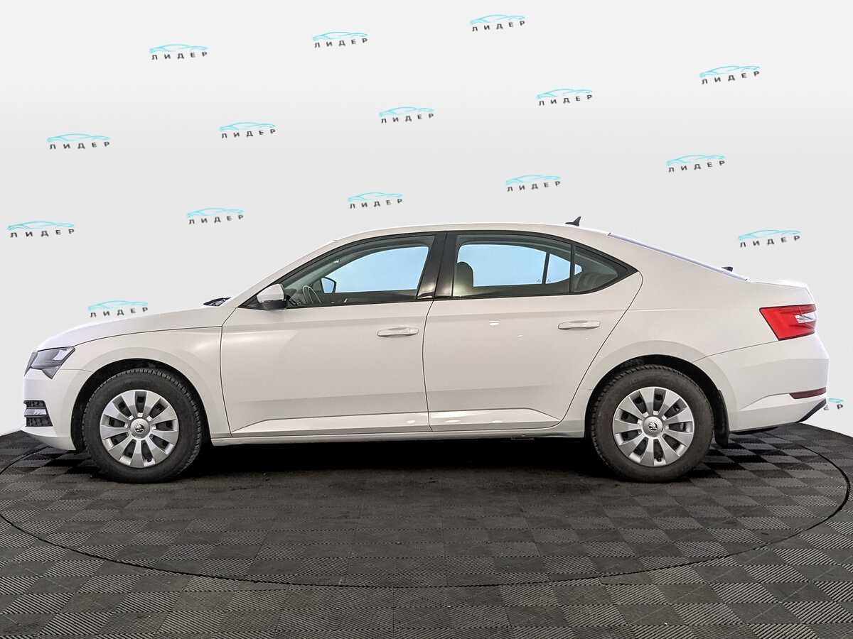 Б/У Шкода Суперб 2021 года. Фото: #7