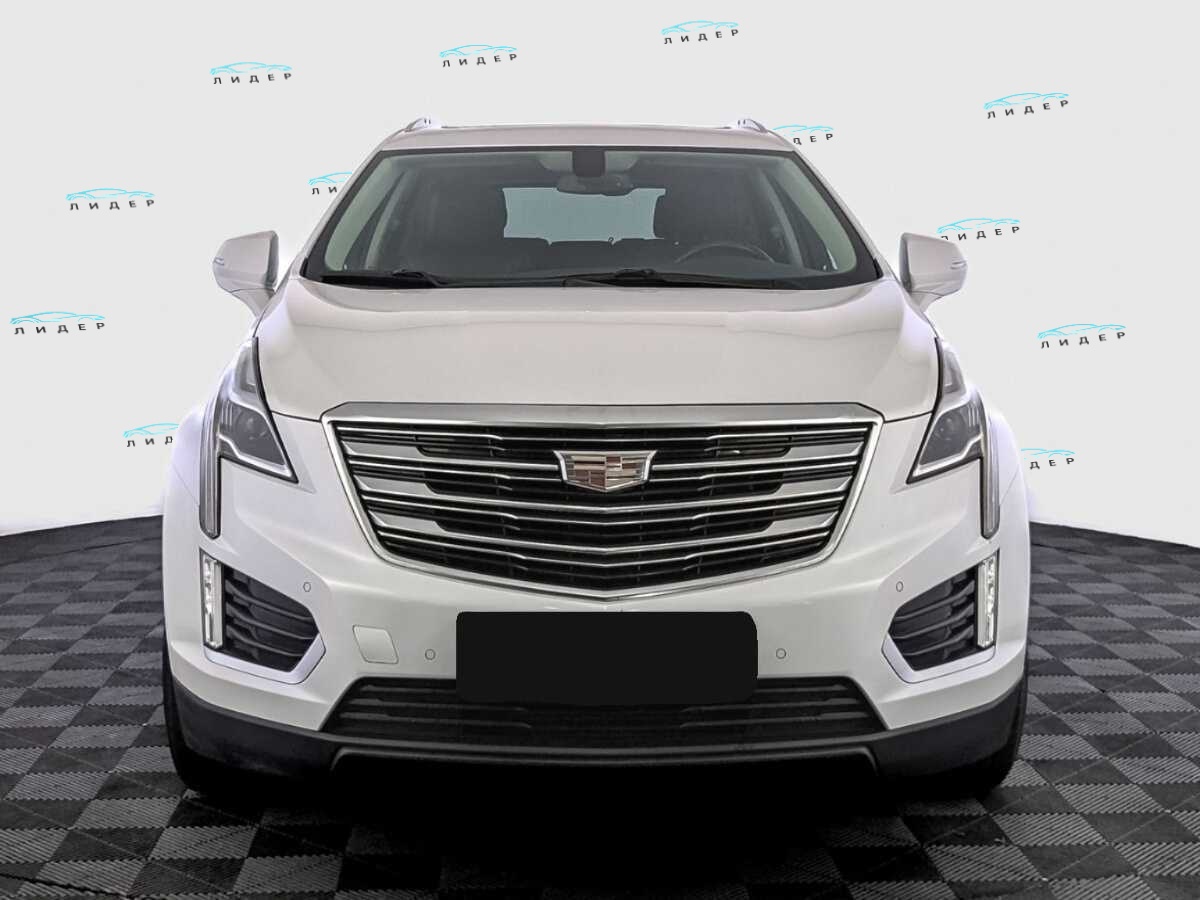 Б/У Кадиллак ИксТ5 2016 года. Фото: #1