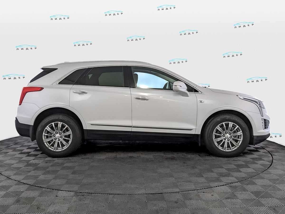 Б/У Кадиллак ИксТ5 2016 года. Фото: #3