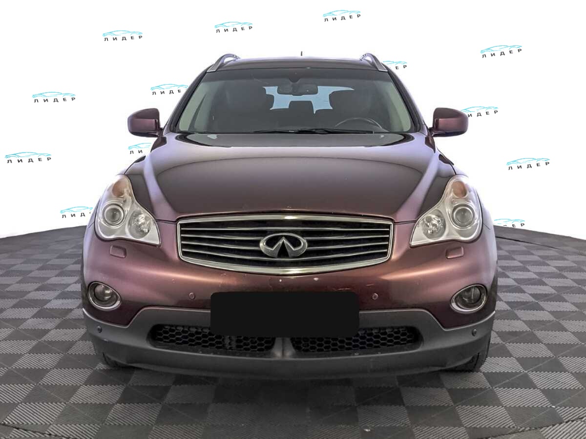 Б/У Инфинити ЕИкс 2013 года. Фото: #1