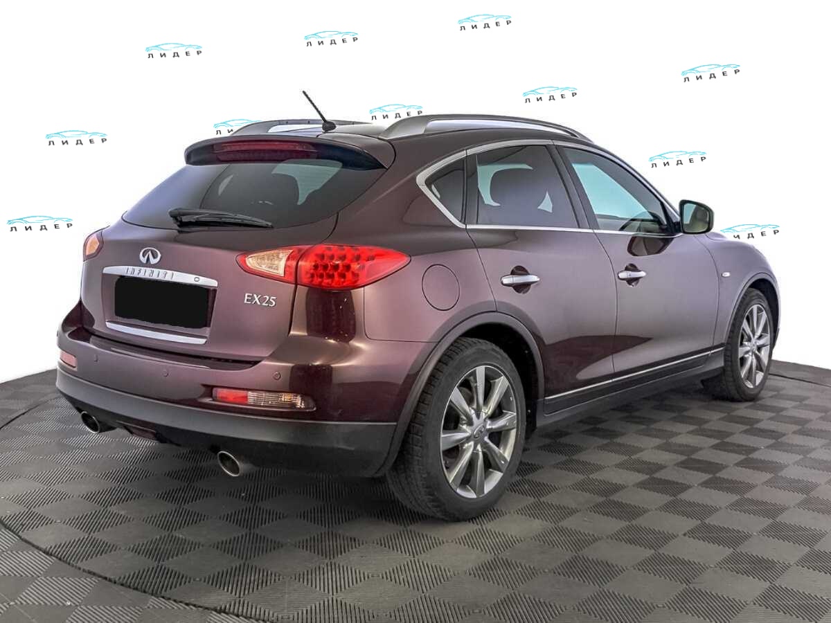 Б/У Инфинити ЕИкс 2013 года. Фото: #4