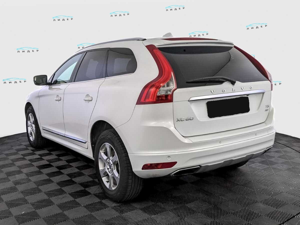 Б/У Вольво ИксЦ60 2017 года. Фото: #6