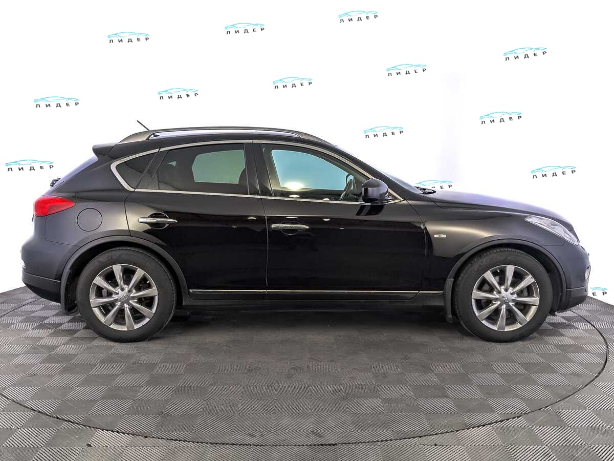 Б/У Инфинити ЕИкс 2012 года. Фото: #3