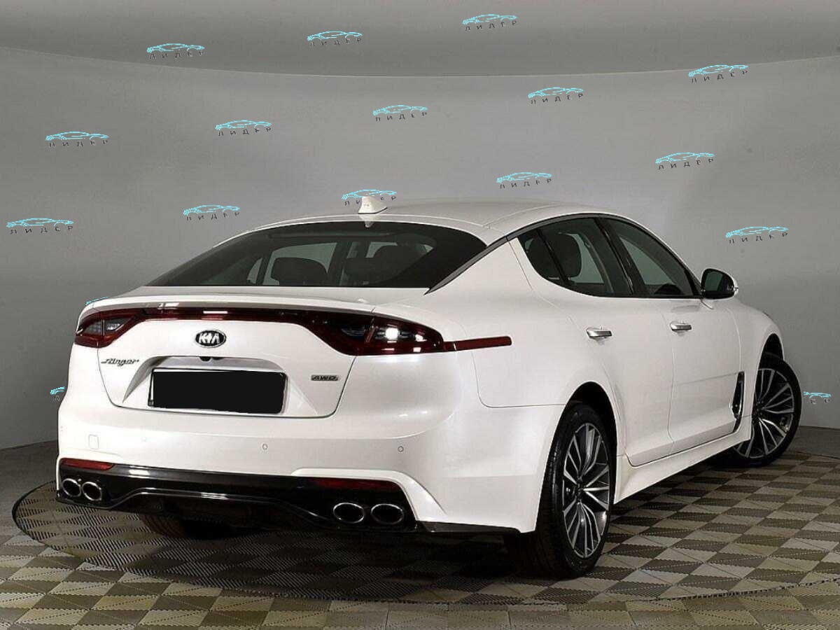 Б/У Киа Стингер 2018 года. Фото: #1