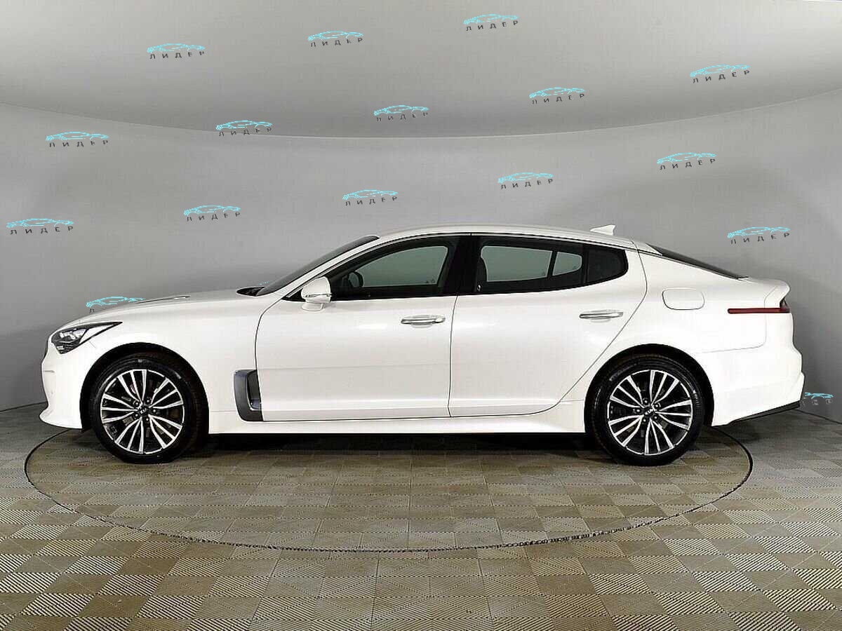 Б/У Киа Стингер 2018 года. Фото: #4