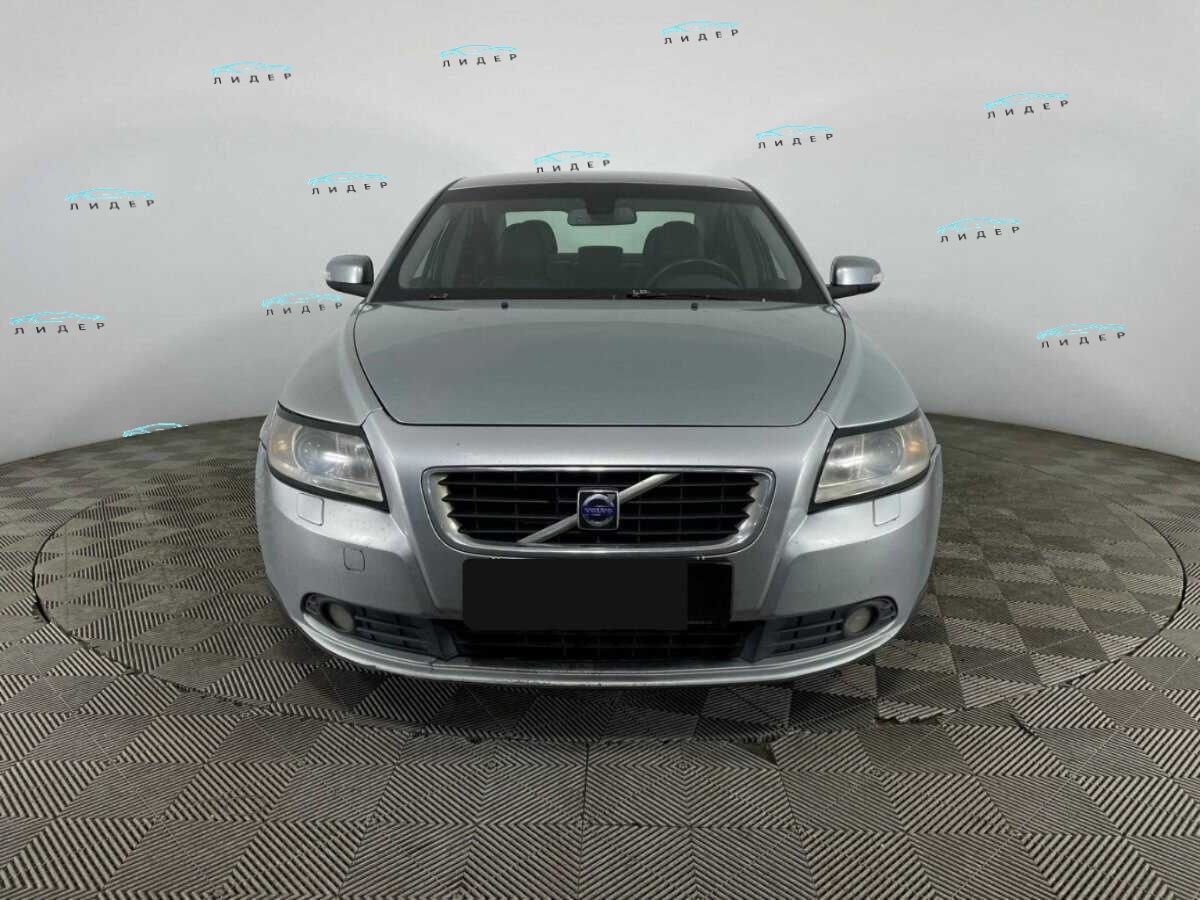 Б/У Вольво С40 2008 года. Фото: #1