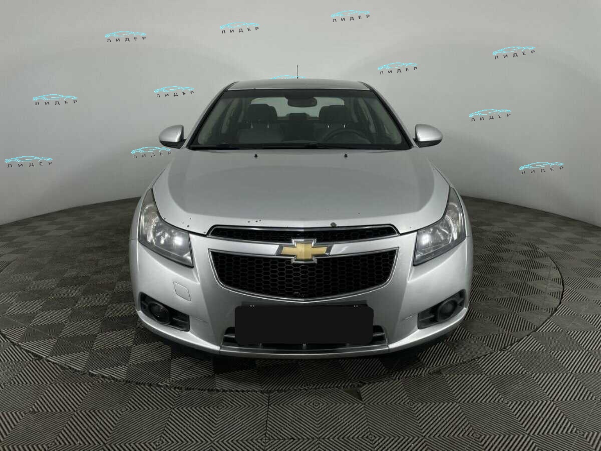 Б/У Шевроле Круз 2010 года. Фото: #1