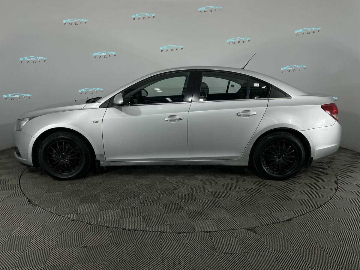 Б/У Шевроле Круз 2010 года. Фото: #4