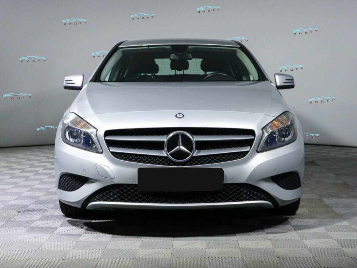 Б/У Мерседес-Бенц А-Класс 2015 года. Фото: #1
