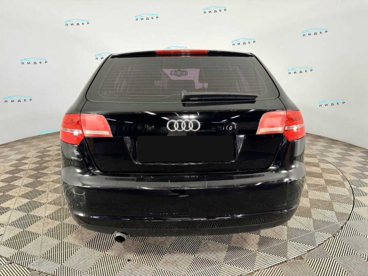 Б/У Ауди А3 2010 года. Фото: #2